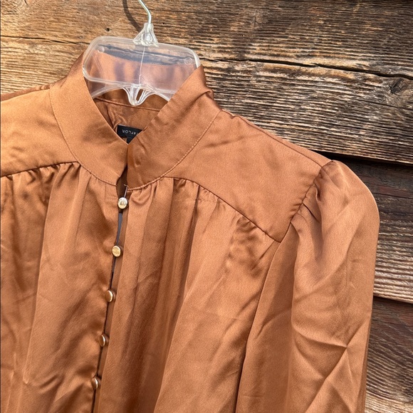 Ann Taylor Tops - Ann Taylor button down blouse